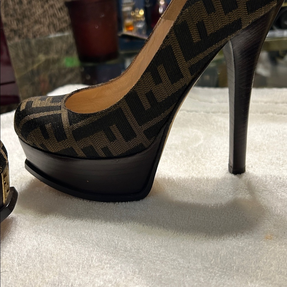 Fendi - Picture 4 of 9